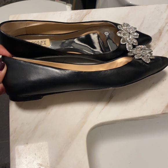 BADGLEY MISCHKA shoes. - Picture 4 of 8